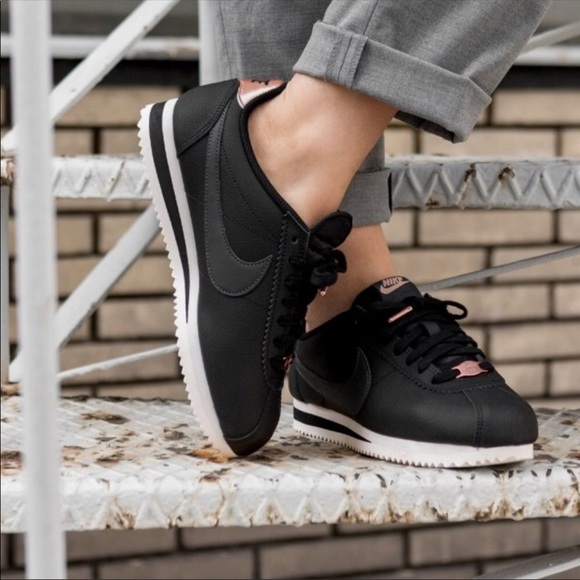 nike classic cortez womens black